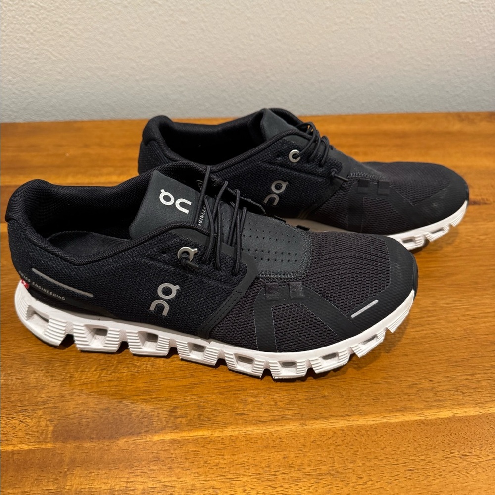 On Cloud 5 Running Shoe